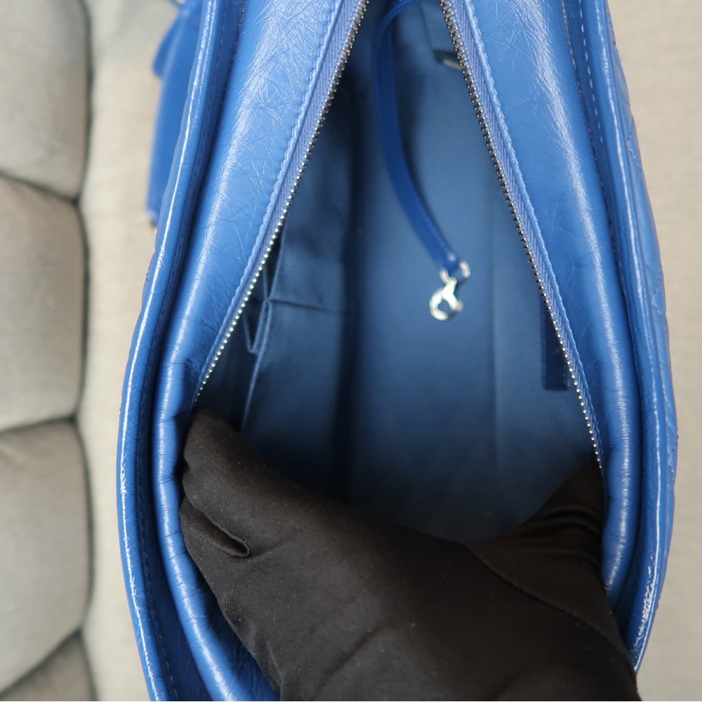 Chanel Royal Blue Quilted Shoulder Bag - Picture 12 of 12